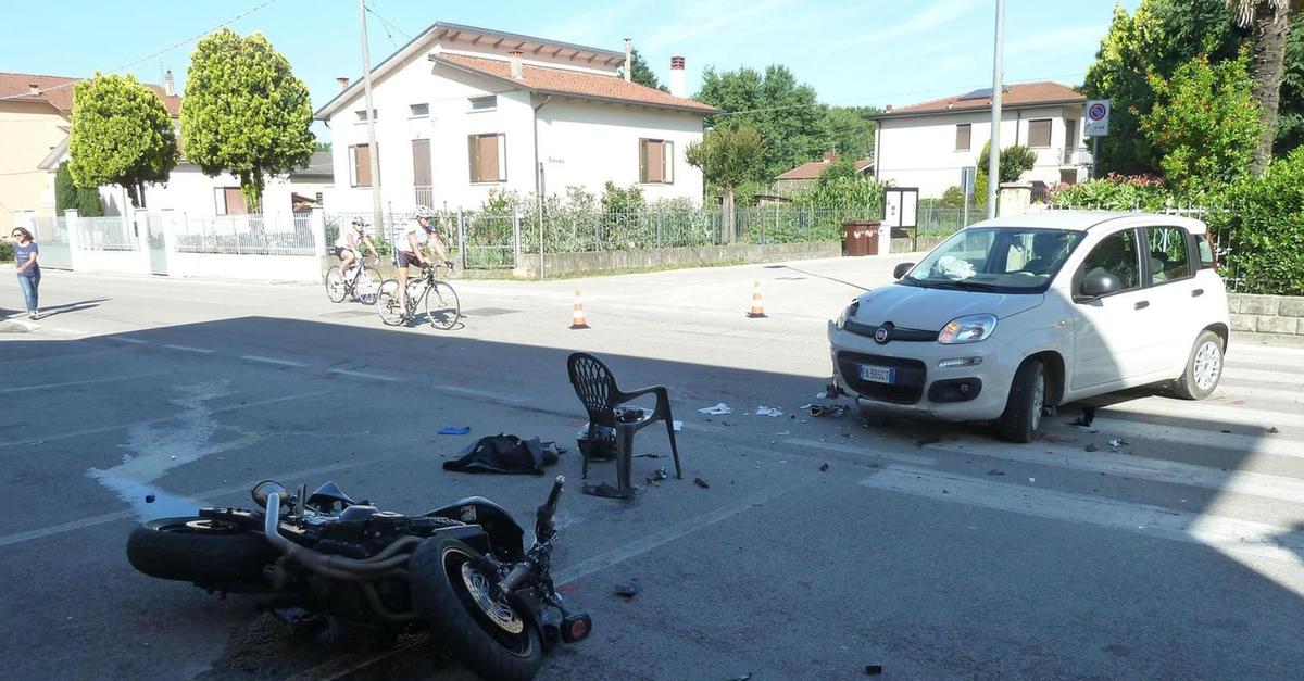A 90 anni in auto centra motociclista Grave 27enne - Il Giornale di Vicenza