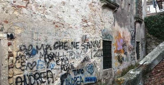 Imbrattatori scatenati contro le mura storiche - Il Giornale di Vicenza