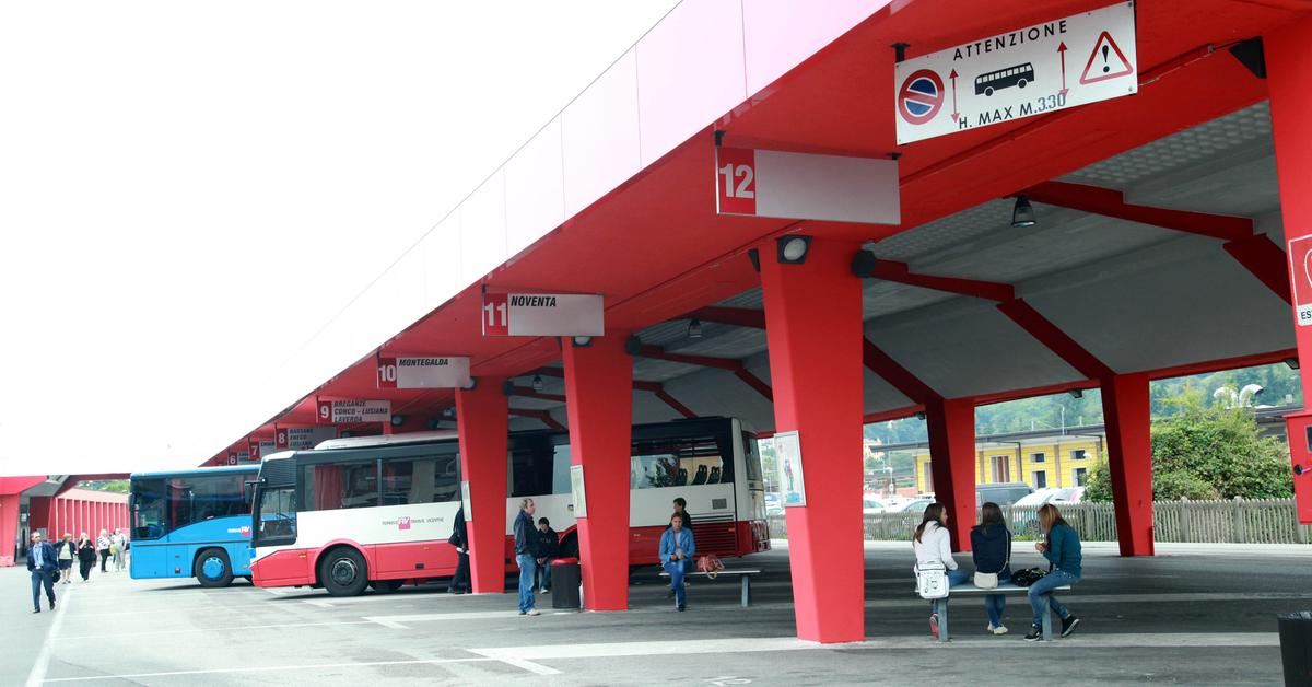 Perde l'autobus e scatena il caos 25enne in manette - Vicenza - Il ... - Il Giornale di Vicenza