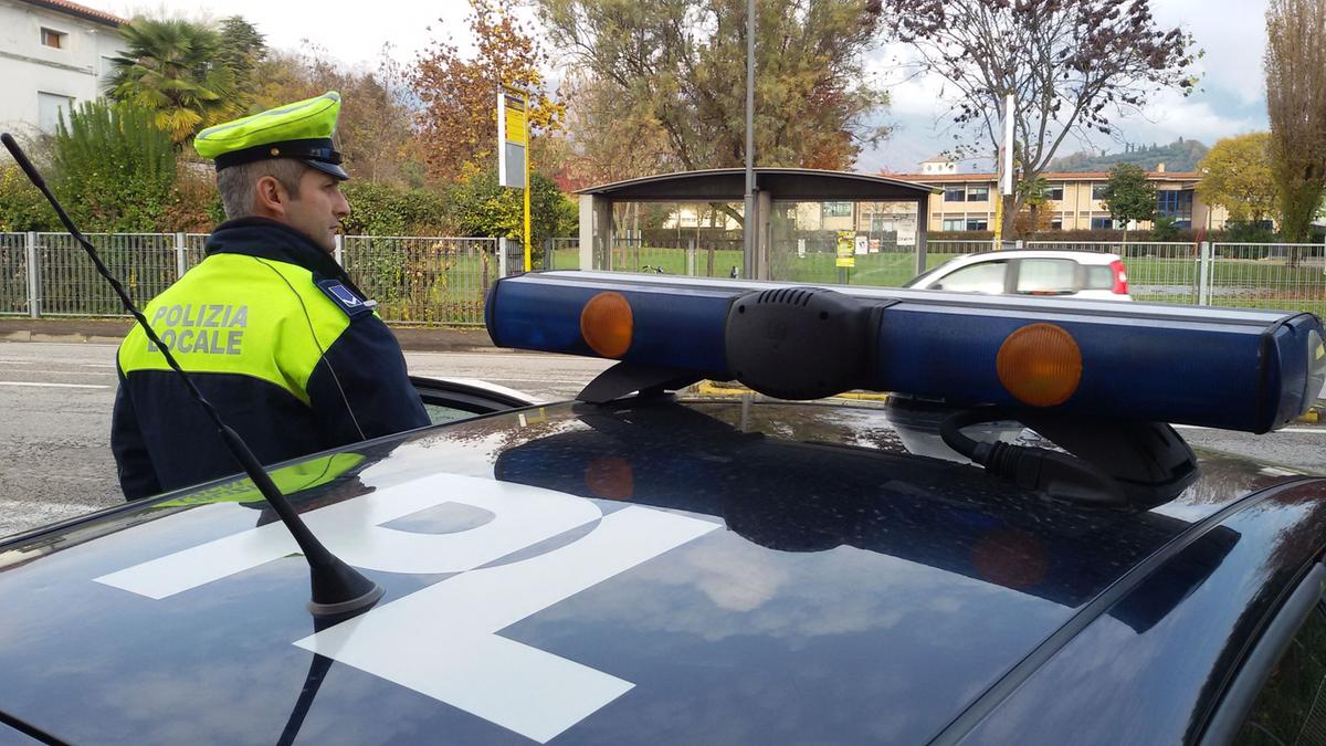 Auto sequestrata e senza patente Ma guida ancora - Il Giornale di Vicenza