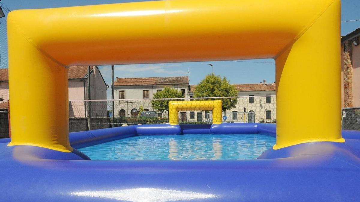 Scivola in piscina, rischia la paralisi - Il Giornale di Vicenza