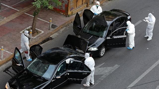 Αποτέλεσμα εικόνας για attentato con una lettera bomba che lo scorso maggio ferì l’ex premier greco Papademos