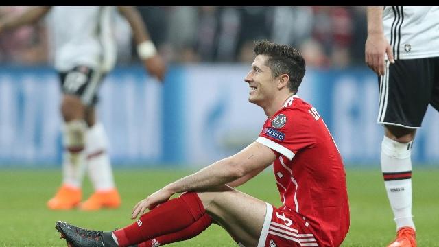 Il Bayern vuole tenersi Lewandowski