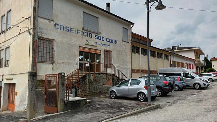 L'ex caseificio San Cristoforo: l'idea è quella di far nascere un centro per anziani, bambini e ragazzi (Foto G.M.F.)