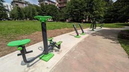 Le quattro macchine installate di recente nel parco dedicato a Marcello Mantovani sono studiate per l’esercizio di arti inferiori e superiori