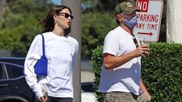 Vittoria Ceretti e Leonardo DiCaprio paparazzati a Santa Barbara da Clint Brewer
