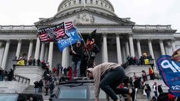 Washington, 6 gennaio 2021. L'assalto al Campidoglio per impedire la proclamazione del presidente Biden
