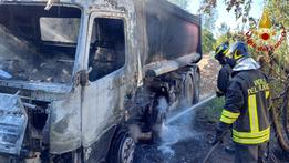 Camion in fiamme a San Vito di Brendola