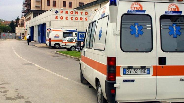 L’ambulanza ha portato mamma e neonata all’ospedale San Bortolo di Vicenza. ARCHIVIO
