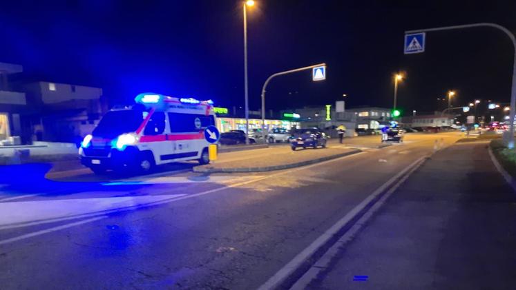 Il Suem 118 sul posto dell'incidente lungo la strada provinciale a Cornedo (Foto Giorgio Zordan)