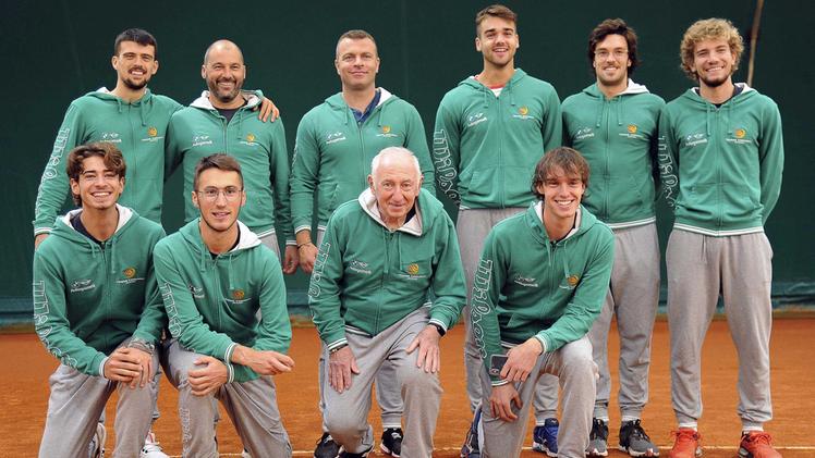 La squadra del Tennis Comunali impegnata nel campionato di Serie A1