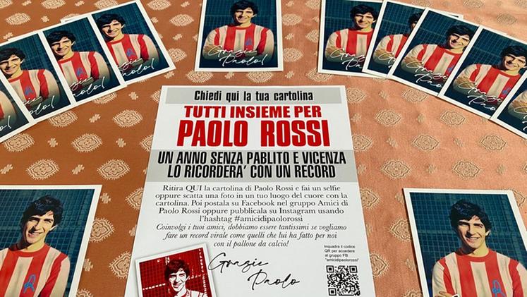 Le cartoline dedicate a Paolo Rossi