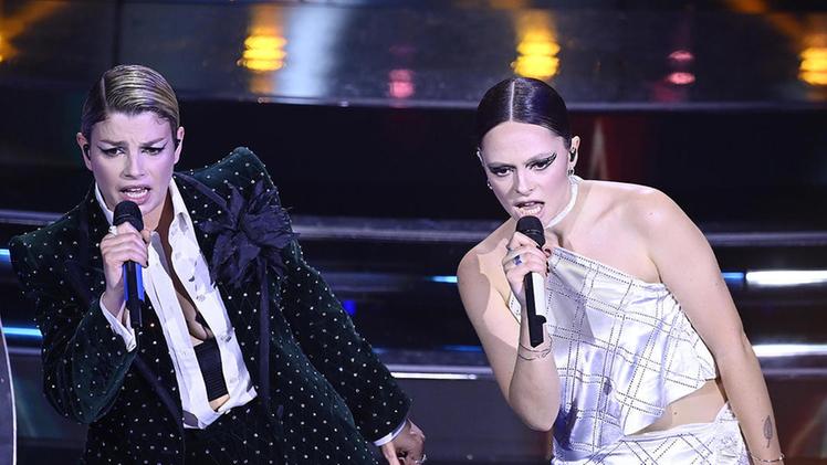 Emma e Francesca Michielin sul palco di Sanremo2022