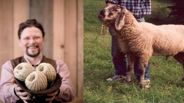 Stefano Sartori con i primi gomitoli della lana prodotta dalla “Foza”