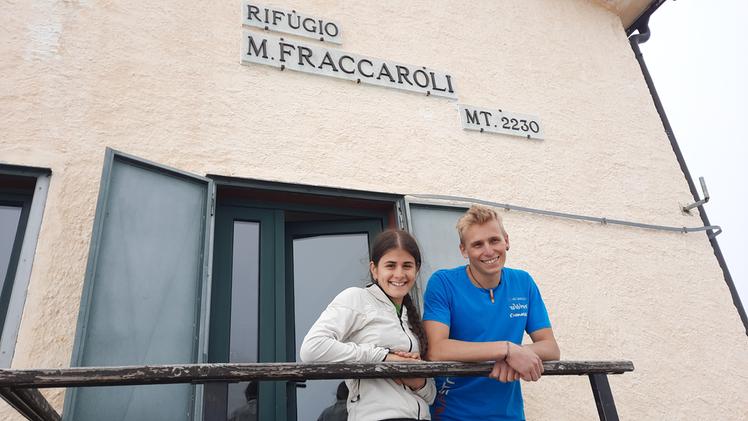 Miriam Roso e Andrea Laghetto, gestori del rifugio Mario Fraccaroli, di proprietà del Cai Cesare Battisti