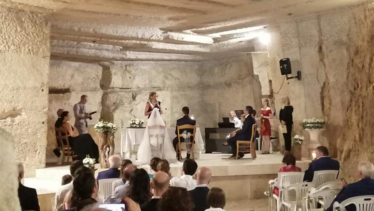 Le nozze fra Michela Della Rosa e Massimo Gaspari in cava
