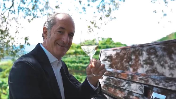 Il cameo del governatore Luca Zaia nel video di Canal - il canal", alias Nicola Canal