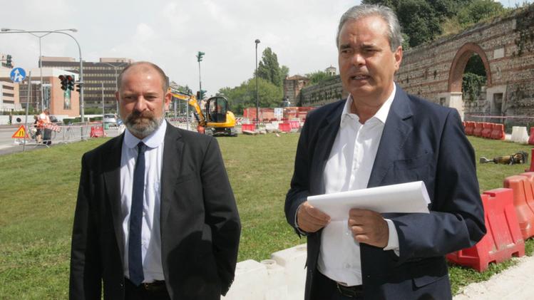 A sinistra Matteo Quero con l'allora sindaco Achille Variati