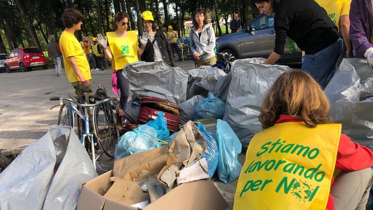Circa 800 i quintali di rifiuti raccolti in città, Legambiente si è concentrata su parco Astichello