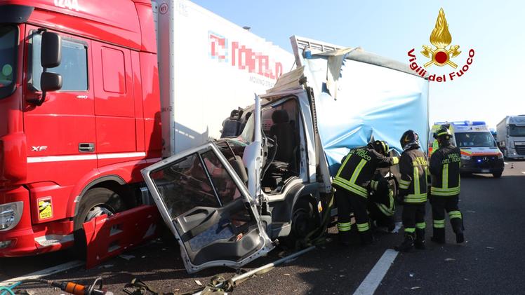 Incidente in autostrada A4, tra Vicenza est e ovest. Code e traffico rallentato