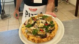 La pizza piccante arrabbiata e gourmet con cui ha vinto Giuliano Bressan di Lonigo (titolare "La Roda")