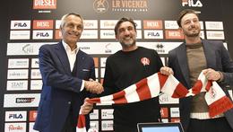 Il nuovo allenatore del Vicenza Francesco Modesto con il neo amministratore delegato Rinaldo Sagramola e il direttore sportivo Federico Balzaretti